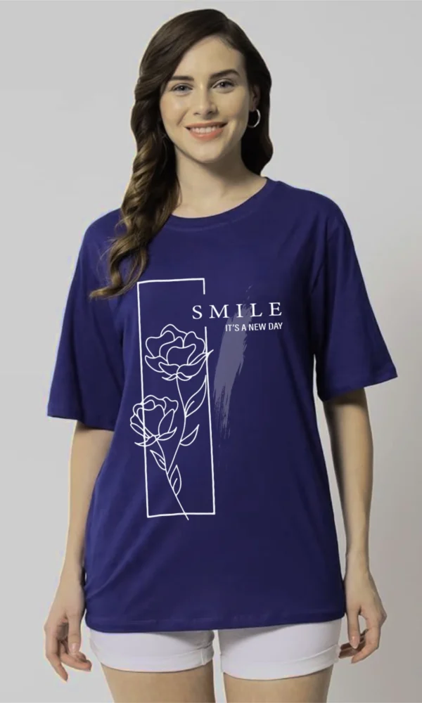 Smile, It's a New Day Women’s Graphic Oversize T-Shirt – Trendy and Comfortable Casual Wear